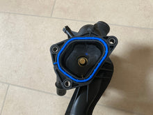 Load image into Gallery viewer, TERMOSTATHUS TIL PEUGEOT 2008 I 207 SW 208 508 SW I PARTNER 1.4 1.6 1336CE