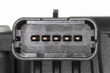 Load image into Gallery viewer, QBEC931 Thermostat Housing for DS Citroen Berlingo 1.6 BlueHDi Peugeot Expert 9850364680
