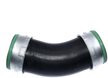 Lade das Bild in den Galerie-Viewer, intercooler-turbo-hose-pipe-for-vw-7h0145790a-7h0145790d
